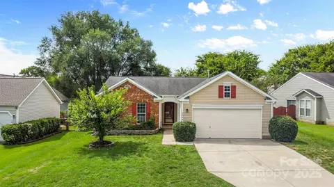 3064 Hawick Commons Dr, Concord, NC 28027