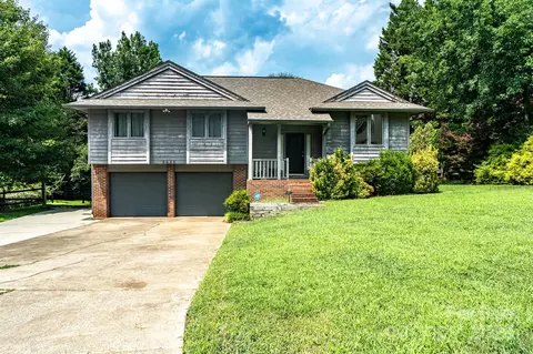 2439 36th Ne Ave NE, Hickory, NC 28601