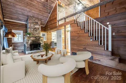 Mayapple Lane, Brevard, NC 28712