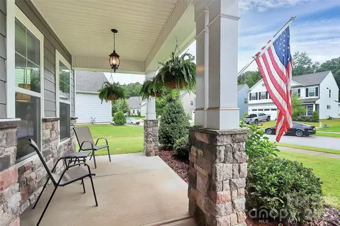 1093 Baldwin Dr, Lancaster, SC 29720 photo 3