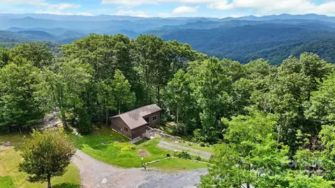 1395 Pilot Ridge Rd, Blowing Rock, NC 28605