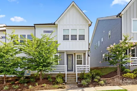 134 Brkly Avnu Ave #E, Mooresville, NC 28117