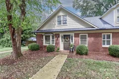 628 Stockton St, Statesville, NC 28677