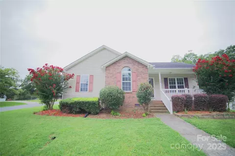124 E Iowa Ave, Bessemer City, NC 28016