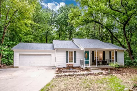 153 Cliffview Ln, Mooresville, NC 28117