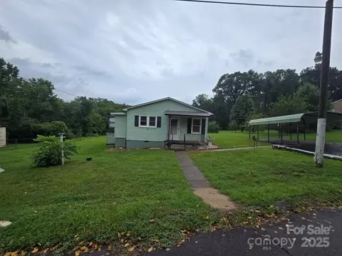 105 La Colline Ave, Morganton, NC 28655