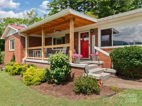 Exterior - 983 Lee Rd, Clyde, NC 28721 photo 3 of 10