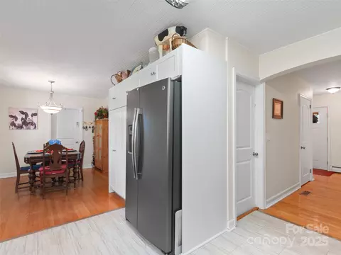 Entry Way - 983 Lee Rd, Clyde, NC 28721 photo 1 of 1