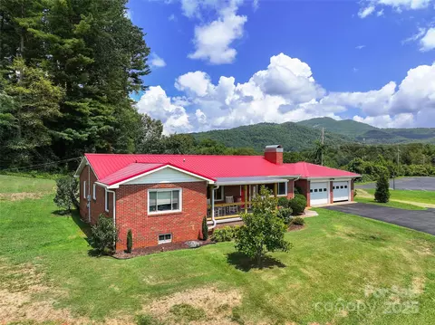 Exterior - 983 Lee Rd, Clyde, NC 28721 photo 2 of 10