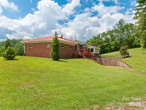 Exterior - 983 Lee Rd, Clyde, NC 28721 photo 9 of 10