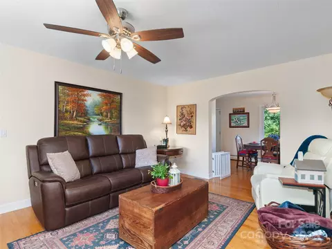 Living - 983 Lee Rd, Clyde, NC 28721 photo 5 of 5