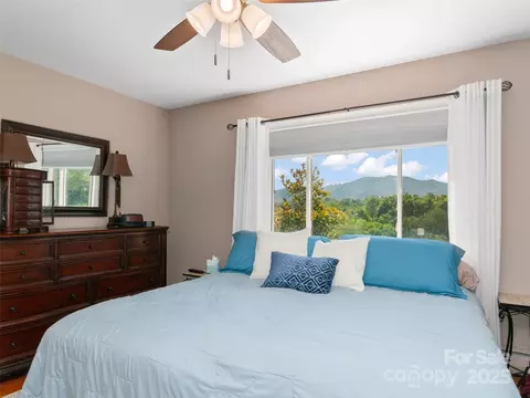 Bedroom - 983 Lee Rd, Clyde, NC 28721 photo 2 of 7