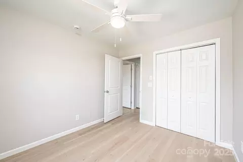 Bedroom - 1912 Maius Dr, Conover, NC 28613 photo 4 of 6