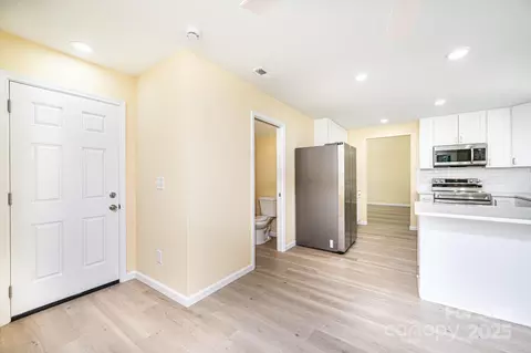 Entry Way - 1912 Maius Dr, Conover, NC 28613 photo 1 of 1
