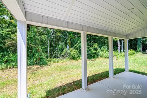 Exterior - 1912 Maius Dr, Conover, NC 28613 photo 5 of 6