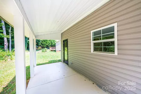 Exterior - 1912 Maius Dr, Conover, NC 28613 photo 4 of 6