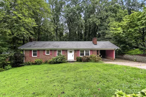 132 30th Nw Ave NW, Hickory, NC 28601