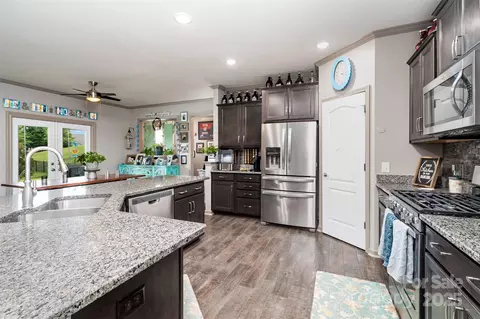 12404 Current Dr, Charlotte, NC 28278 photo 8