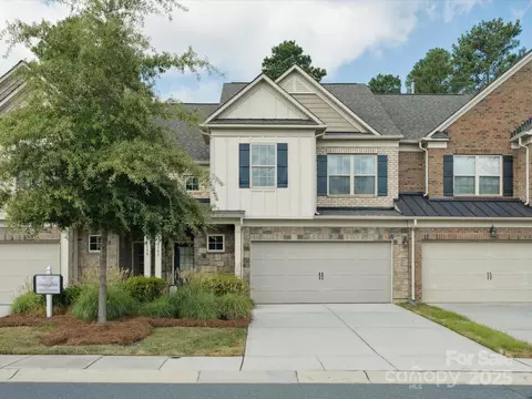 3161 Hartson Pointe Dr, Fort Mill, SC 29707