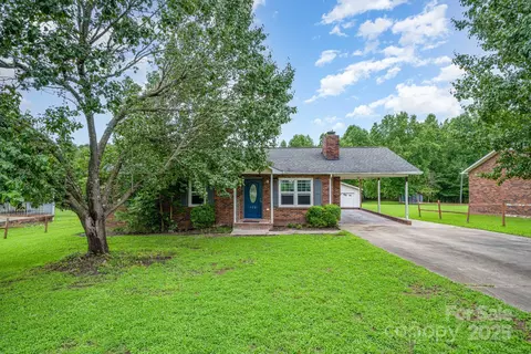 132 Hicks Rd, Grover, NC 28073