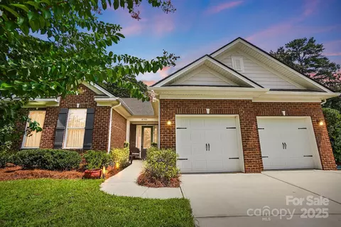 8705 Mullis Forest Ct, Mint Hill, NC 28227