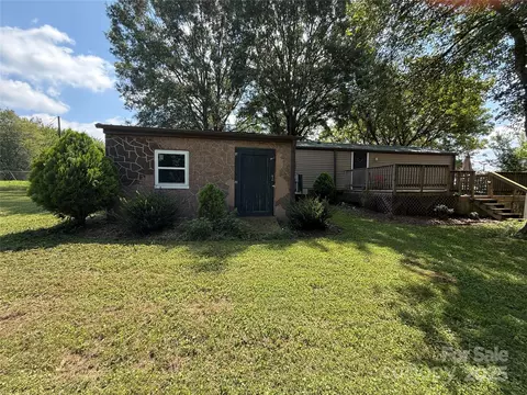 Exterior - 4793 Panama Dr, Conover, NC 28613 photo 2 of 5