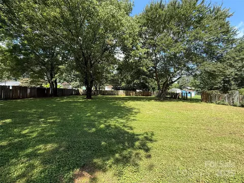 Exterior - 4793 Panama Dr, Conover, NC 28613 photo 3 of 5