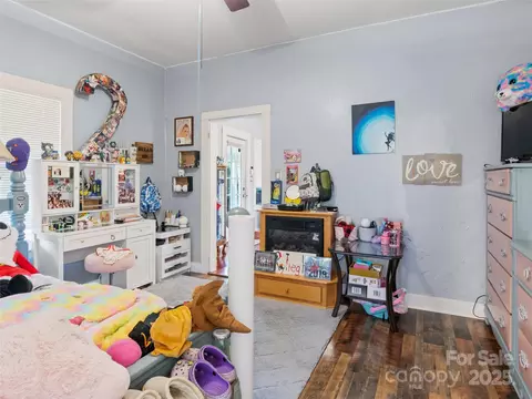 Bedroom - 598 Summit Ave, Spruce Pine, NC 28777 photo 4 of 6