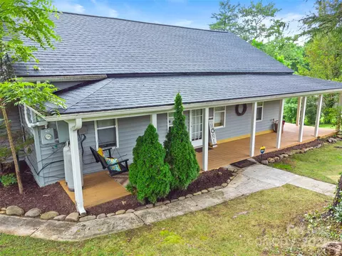Exterior - 598 Summit Ave, Spruce Pine, NC 28777 photo 6 of 12