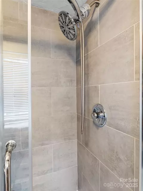 Bath - 598 Summit Ave, Spruce Pine, NC 28777 photo 2 of 2