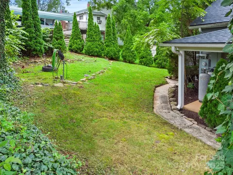 Exterior - 598 Summit Ave, Spruce Pine, NC 28777 photo 7 of 12