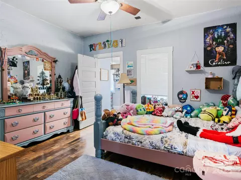 Bedroom - 598 Summit Ave, Spruce Pine, NC 28777 photo 5 of 6