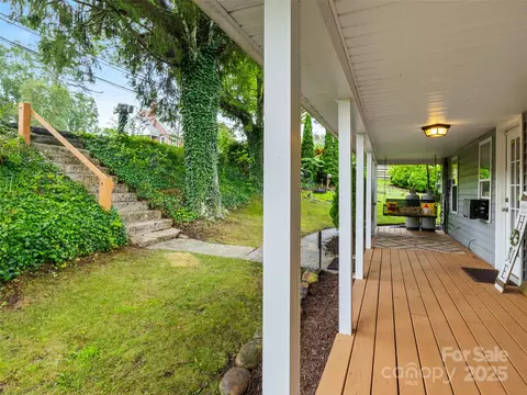 Exterior - 598 Summit Ave, Spruce Pine, NC 28777 photo 2 of 12