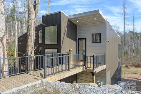 75 S Fork Trl, Lake Toxaway, NC 28747
