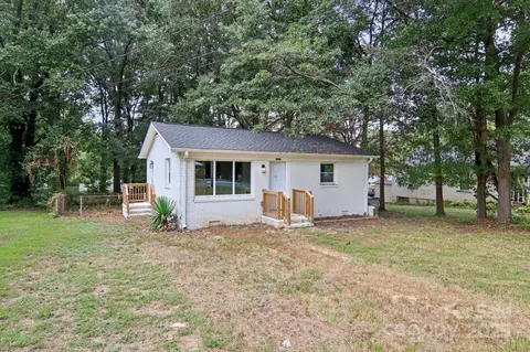 1221 N Ransom St, Gastonia, NC 28052