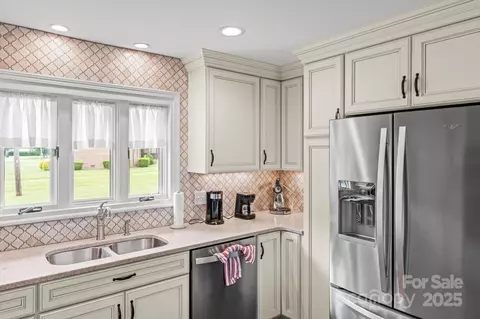Kitchen - 128 Killian Farm Rd, Stanley, NC 28164 photo 3 of 4