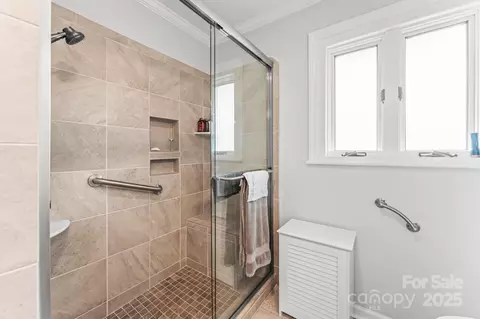 Bath - 128 Killian Farm Rd, Stanley, NC 28164 photo 2 of 3