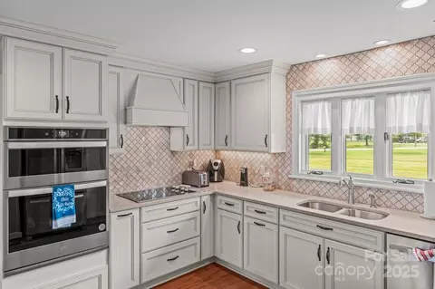 Kitchen - 128 Killian Farm Rd, Stanley, NC 28164 photo 2 of 4