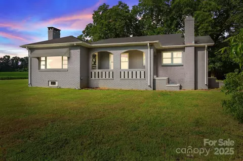 32312 Chapel Rd, Albemarle, NC 28001
