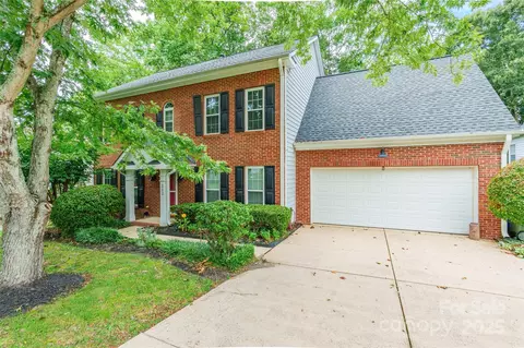 202 Pond View Ln, Fort Mill, SC 29715