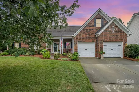 6219 Breckfield Ct, Charlotte, NC 28278