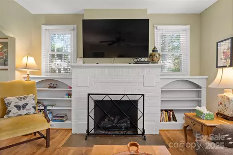 Living - 580 Maple St, Brevard, NC 28712 photo 2 of 3