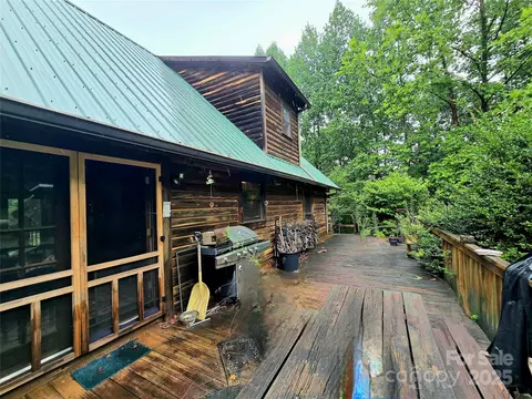 112 Ashe Bridge N Rd N, Marion, NC 28752