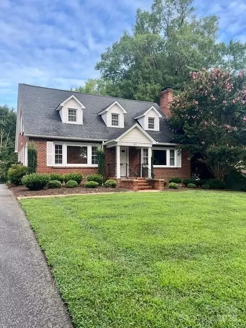 657 5th Nw St NW, Hickory, NC 28601