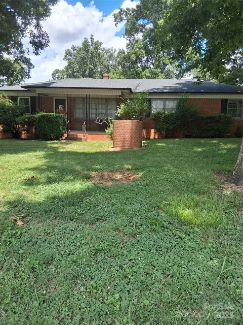 2441 Country Club Rd, Lincolnton, NC 28092