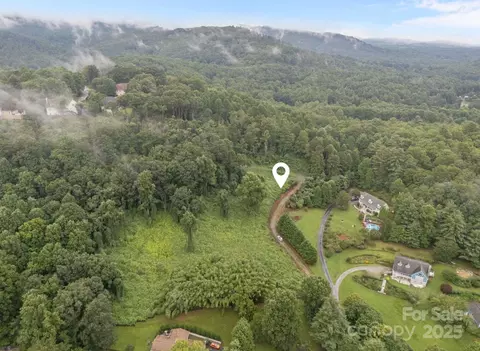 111 Stirling Ln, Hendersonville, NC 28791