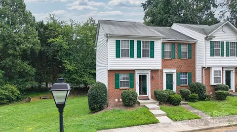 2826 Hosta Dr, Charlotte, NC 28269