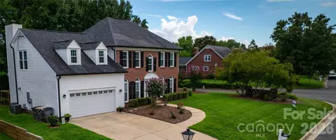 2605 Lamplighter Dr, Kannapolis, NC 28081