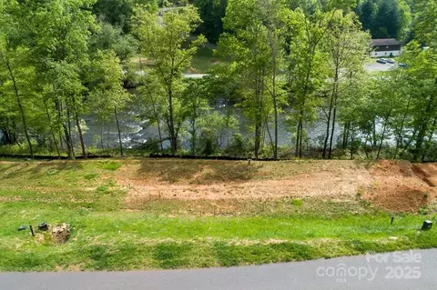 316 River Club 3 Dr #3, Cullowhee, NC 28723