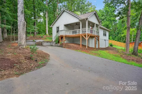 83 Grady Ave, Tryon, NC 28782